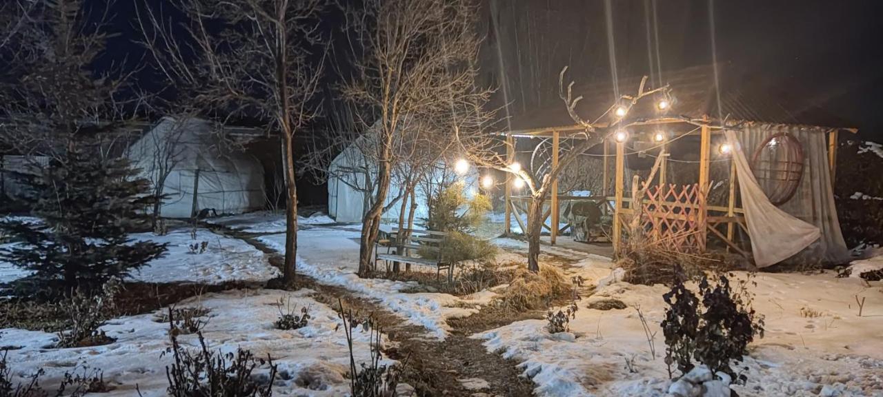 Karakol Yurt Lodge Экстерьер фото