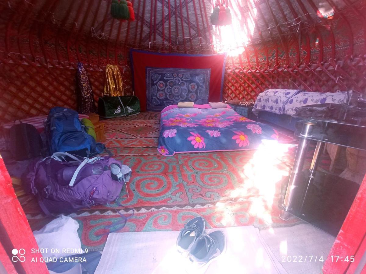 Karakol Yurt Lodge Экстерьер фото