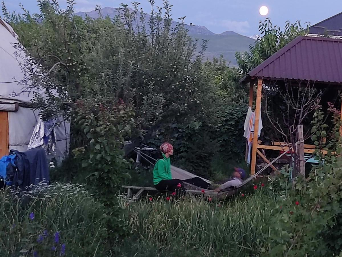 Karakol Yurt Lodge Экстерьер фото