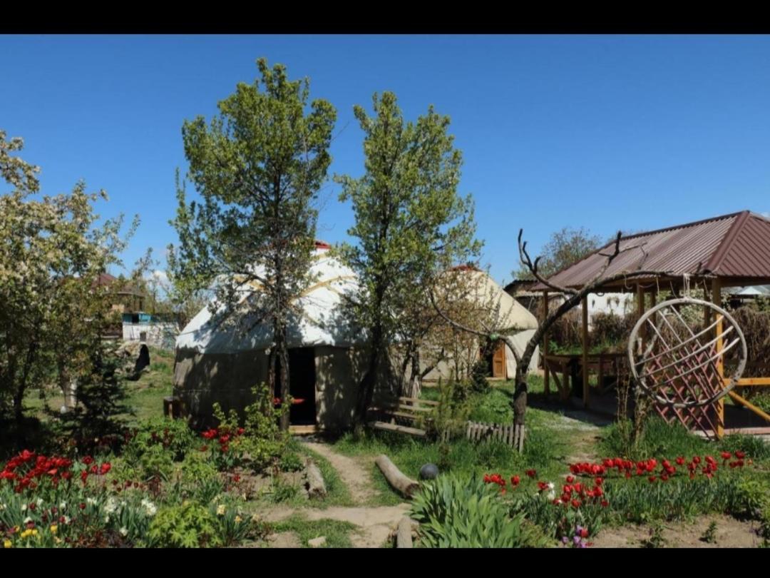 Отель Karakol Yurts Camp Экстерьер фото